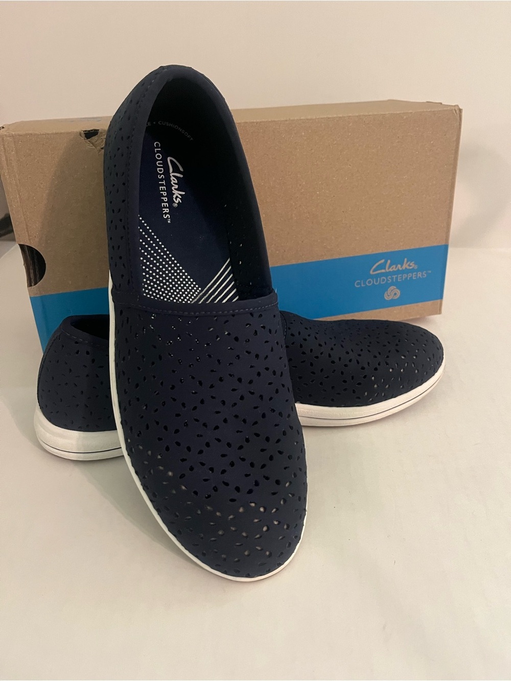 Clarks Cloudsteppers Navy Slip On Sneakers